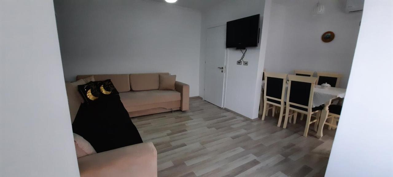 Apartament Clara Permetアパートメント エクステリア 写真