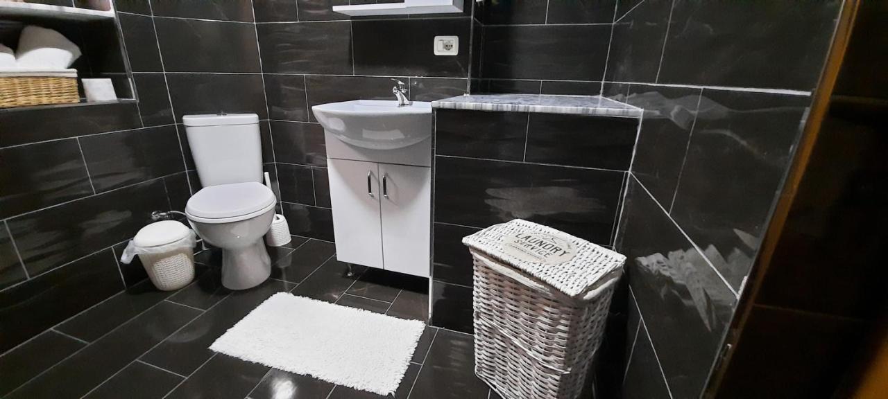 Apartament Clara Permetアパートメント エクステリア 写真